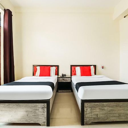 Capital O 60233 Brij Ki Rasoi Deluxe Hotel Lucknow Bagian luar foto