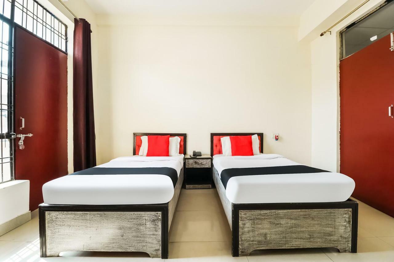 Capital O 60233 Brij Ki Rasoi Deluxe Hotel Lucknow Bagian luar foto