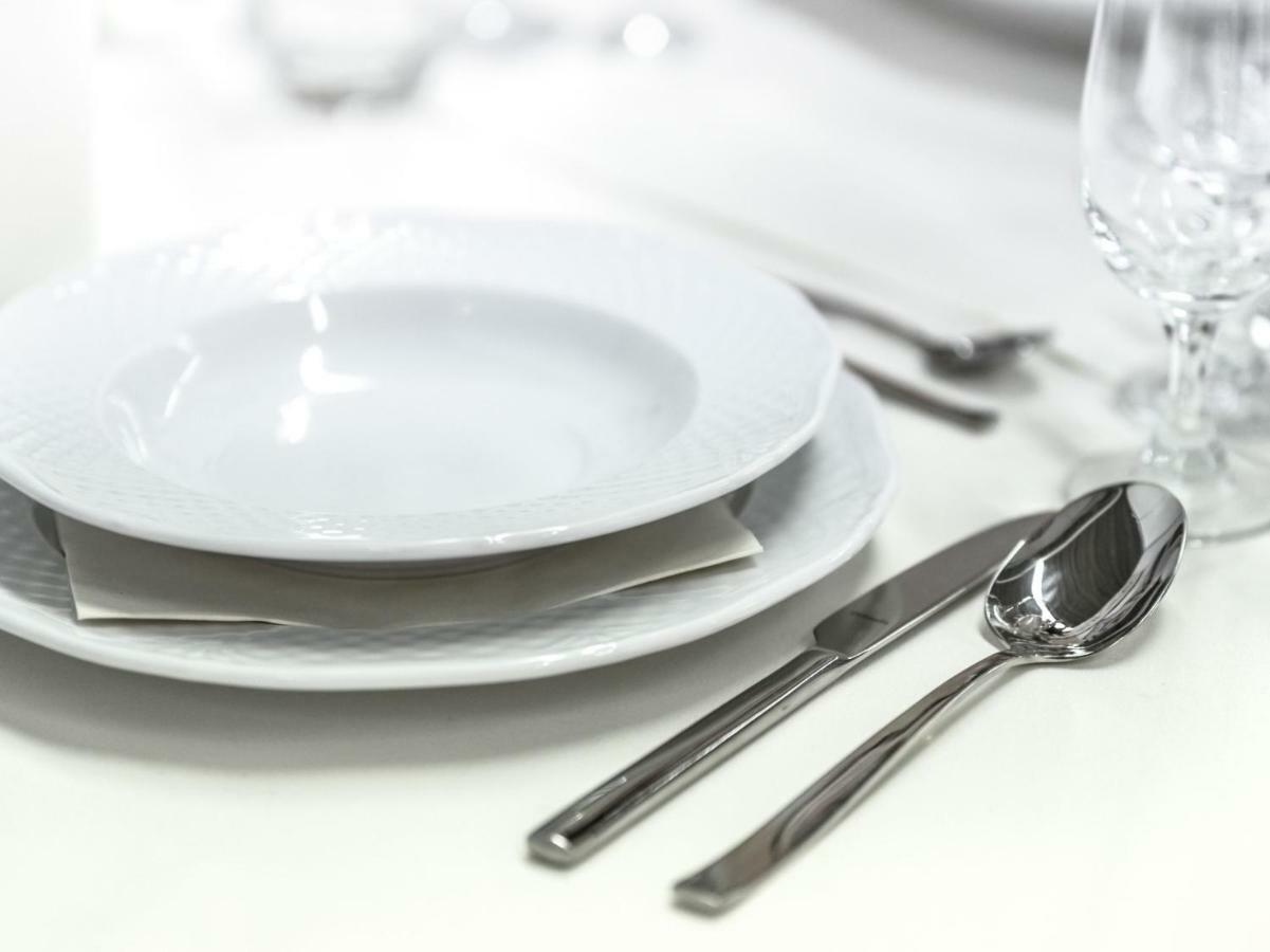 Capital O 60233 Brij Ki Rasoi Deluxe Hotel Lucknow Bagian luar foto