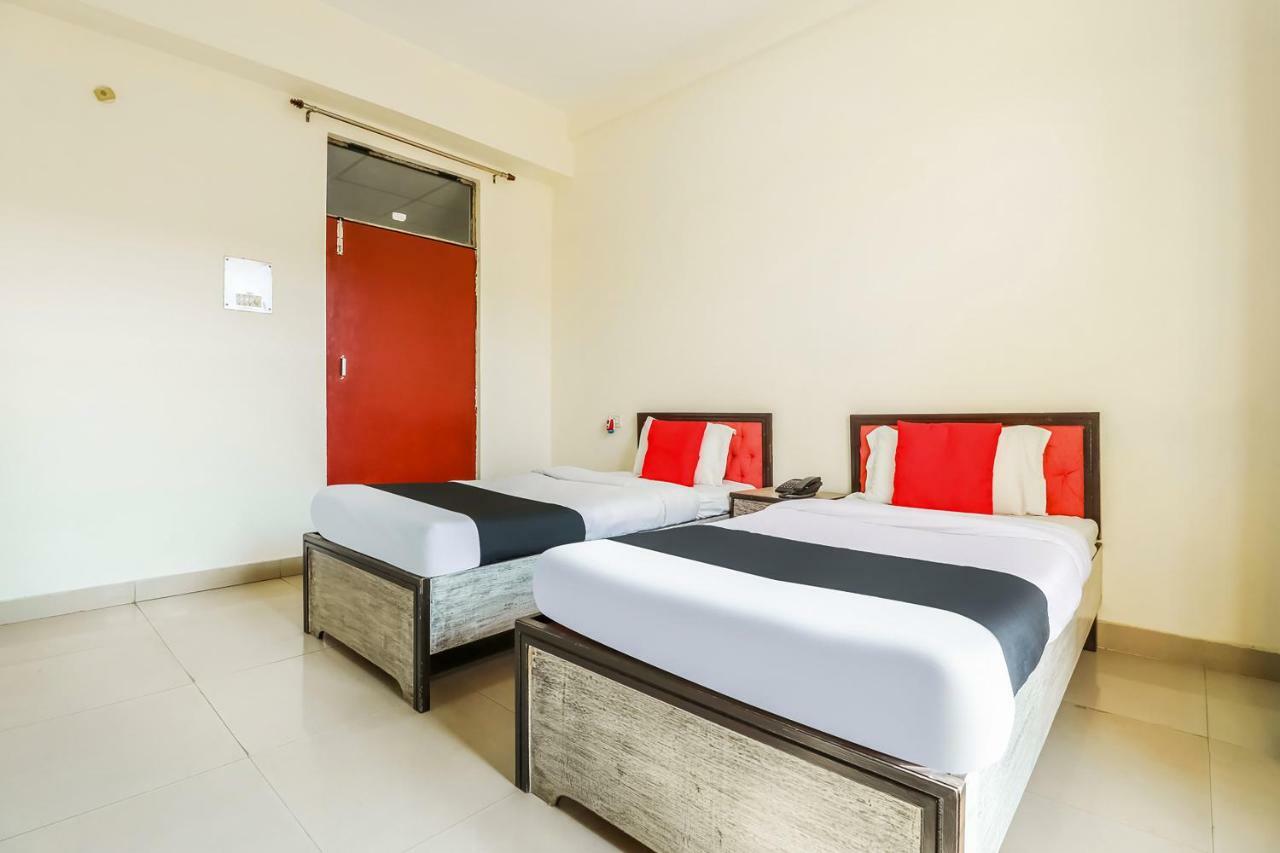 Capital O 60233 Brij Ki Rasoi Deluxe Hotel Lucknow Bagian luar foto