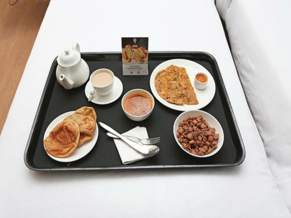 Capital O 60233 Brij Ki Rasoi Deluxe Hotel Lucknow Bagian luar foto