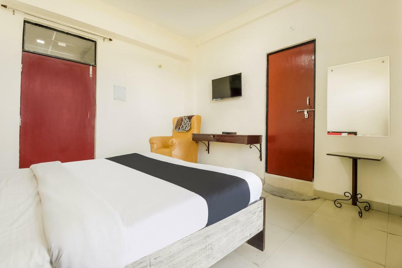 Capital O 60233 Brij Ki Rasoi Deluxe Hotel Lucknow Bagian luar foto
