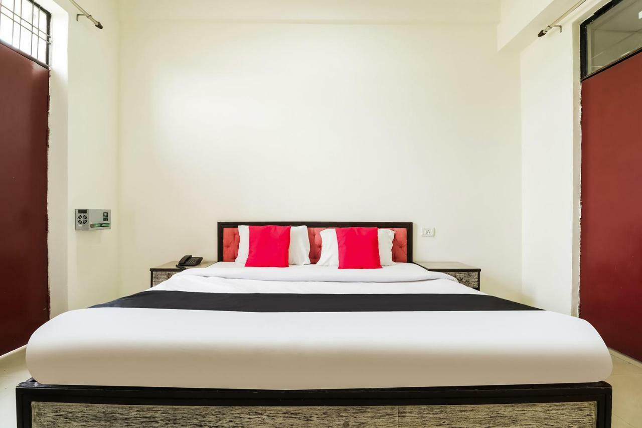 Capital O 60233 Brij Ki Rasoi Deluxe Hotel Lucknow Bagian luar foto