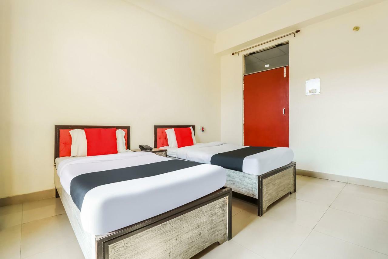 Capital O 60233 Brij Ki Rasoi Deluxe Hotel Lucknow Bagian luar foto